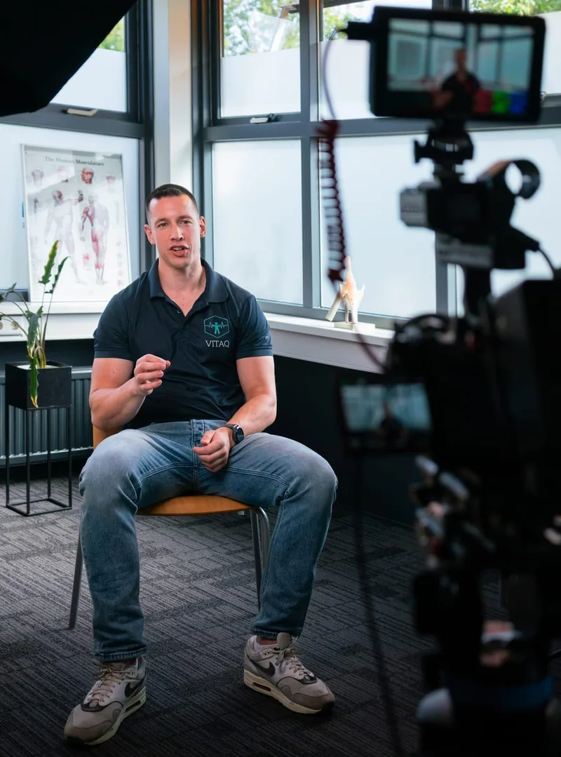 Ricky Jochems tijdens de opname van het interview voor VitaQ